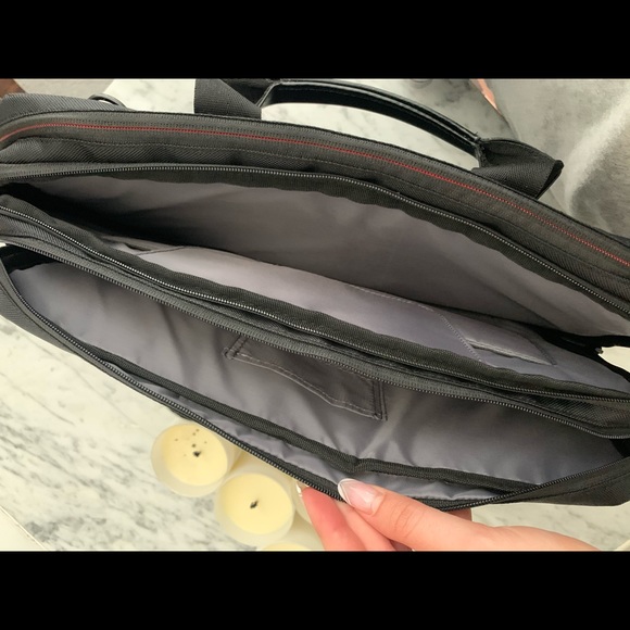 Laptop holder - Picture 3 of 3